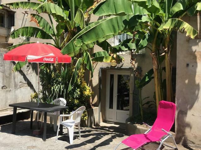 Cevennes Bessegeoises Apartment Besseges Bagian luar foto